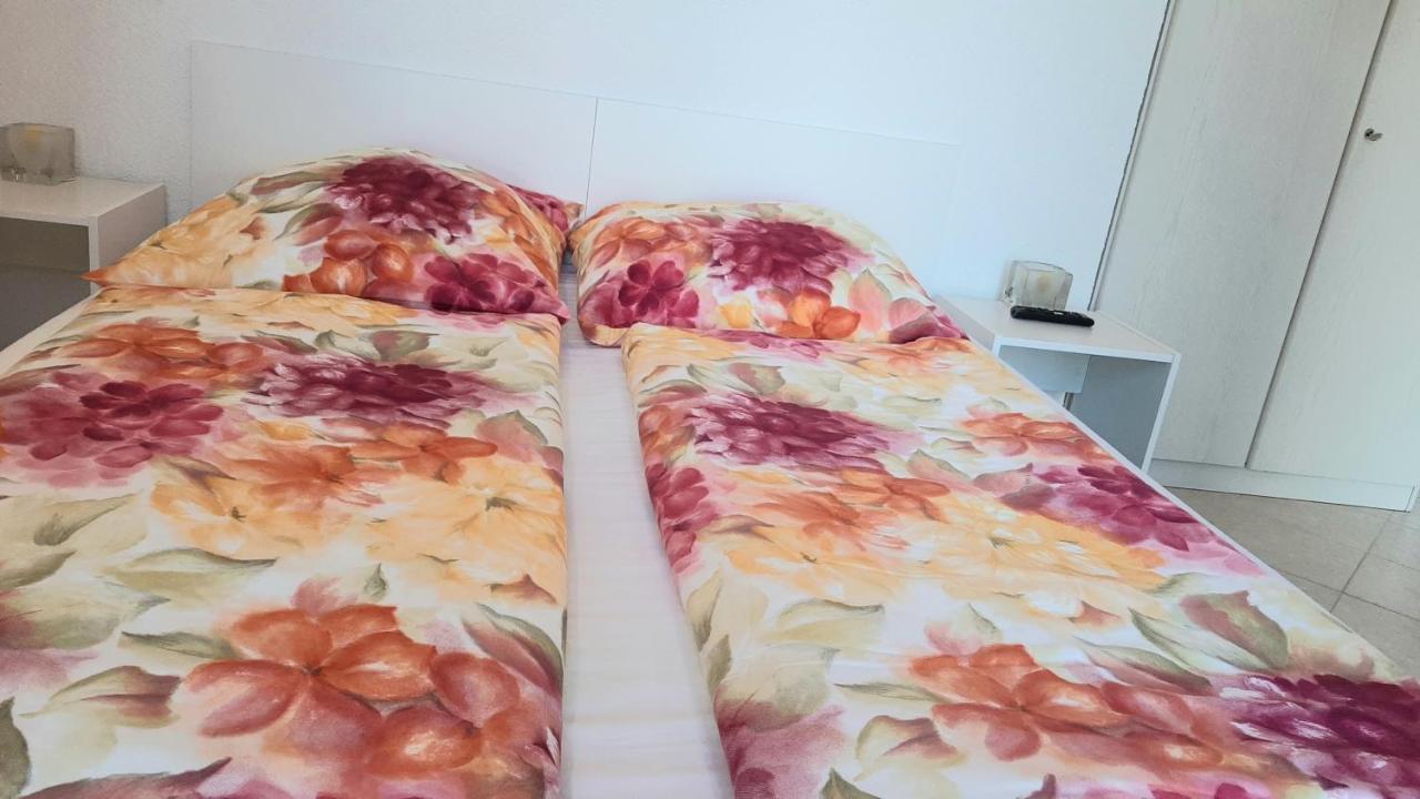 Helles Doppelzimmer Mit Bad, Terrasse Und Pool, Seperater Eingang, Liznjan, Istrien מראה חיצוני תמונה