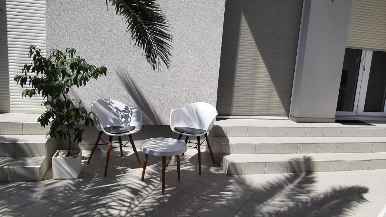 Helles Doppelzimmer Mit Bad, Terrasse Und Pool, Seperater Eingang, Liznjan, Istrien מראה חיצוני תמונה