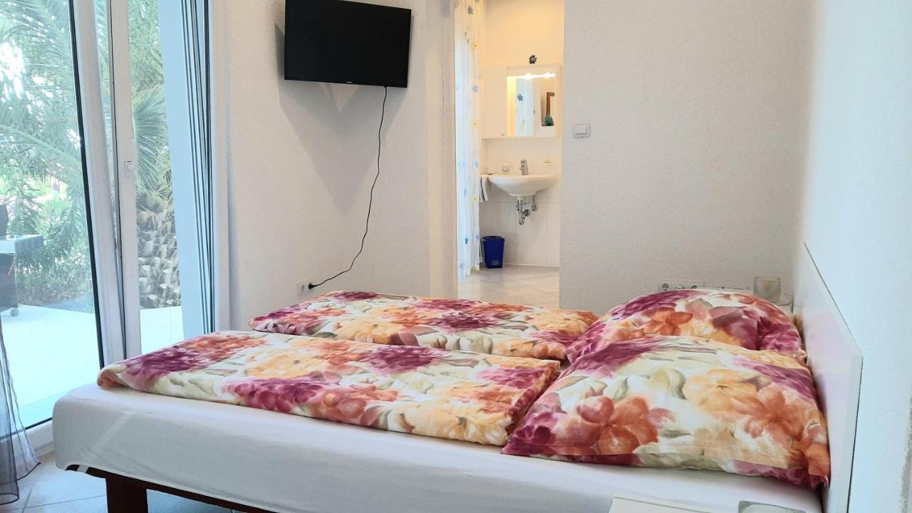 Helles Doppelzimmer Mit Bad, Terrasse Und Pool, Seperater Eingang, Liznjan, Istrien מראה חיצוני תמונה